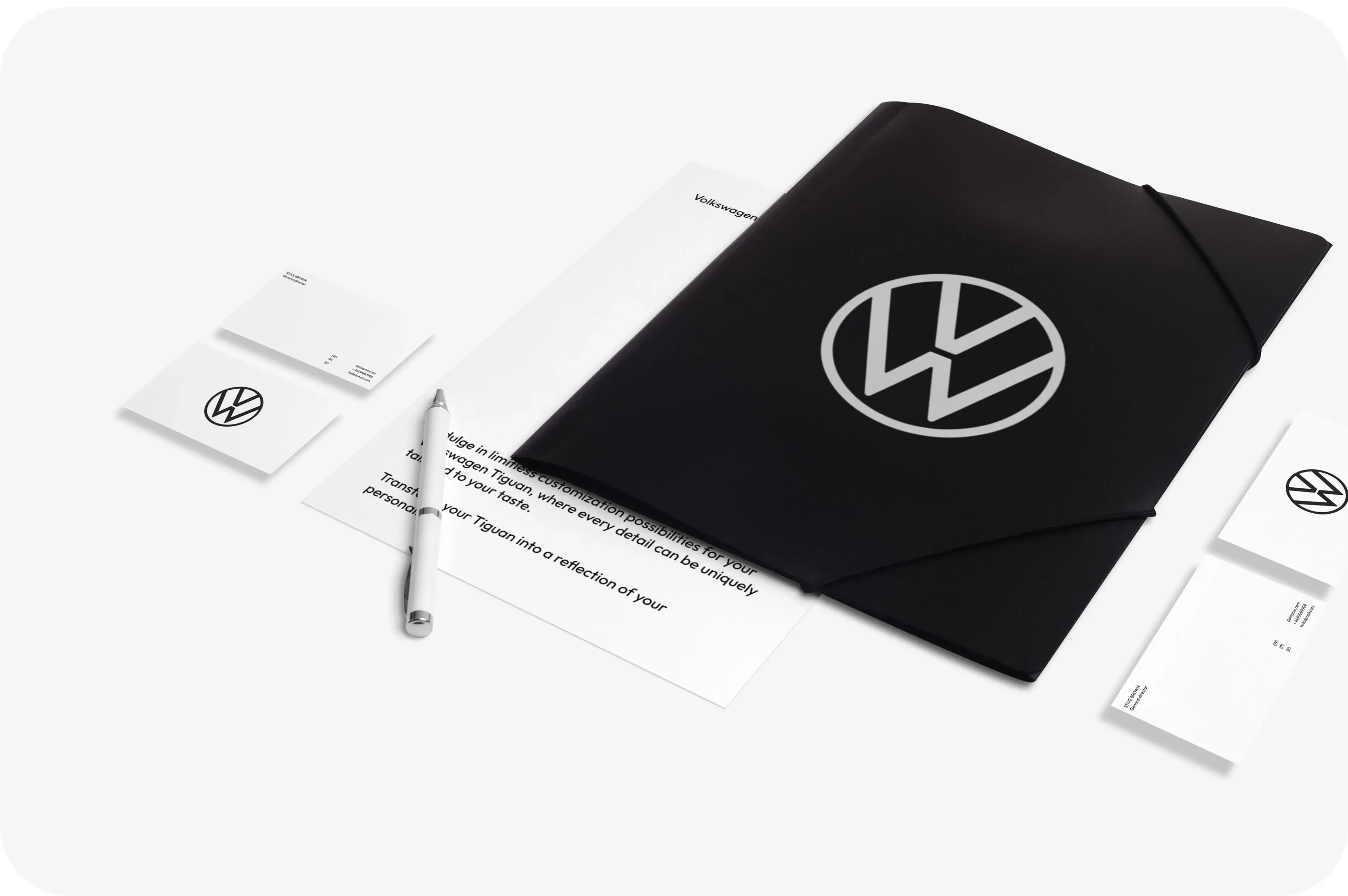 Silver Volkswagen Phaeton car, representing vehicle design and branding for the configurator case study. Silver Volkswagen Phaeton car, representing vehicle design and branding for the configurator case study.